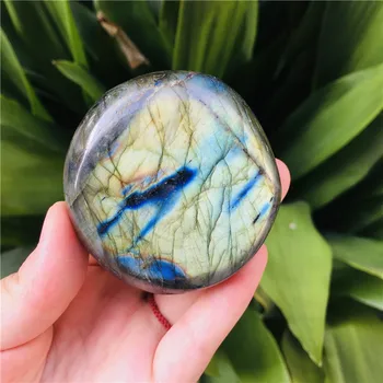 Естествен лунен камък за теглене на кристал фелдшпат изискана декоративна играта